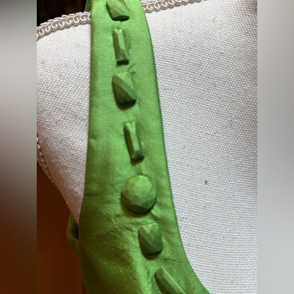 Tahari Vibrant Lime Dress. Size 4. 100% silk. Fully lined - Picture 8 of 13